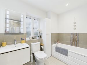 Family Bathroom- click for photo gallery
